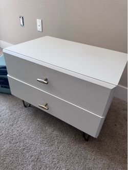 Pair of Modern Bedroom Nightstands / End Tables