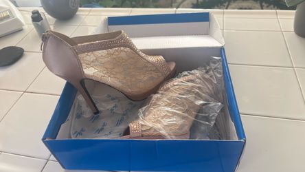 Beautiful lace high heel ladies shoes