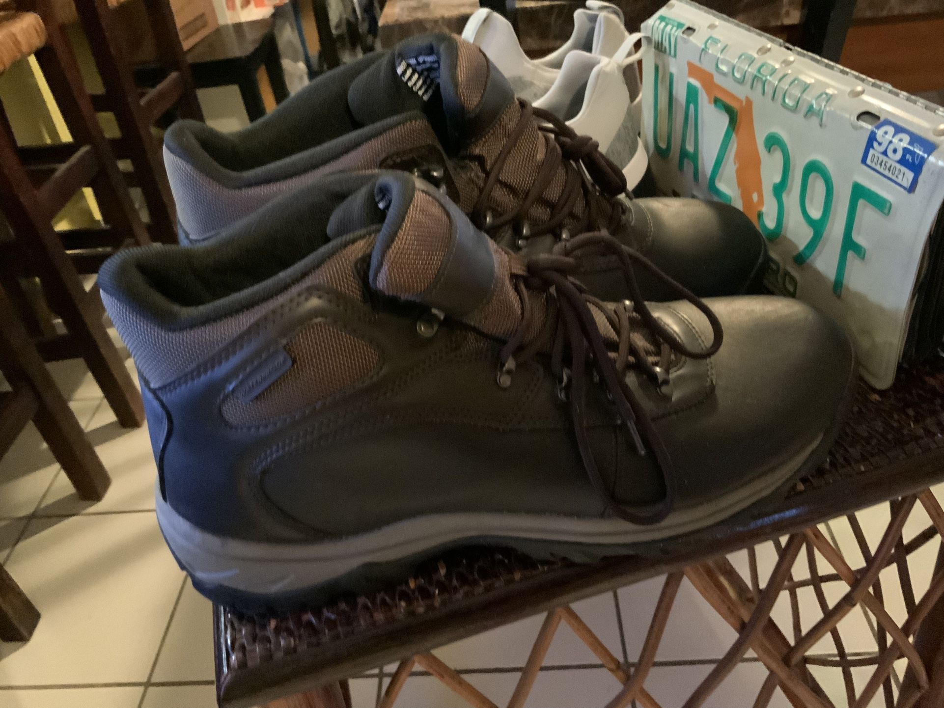 Men’s hiking boots, men’s shoes, Waterproof, Rain, Or Simply Everyday Wear