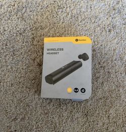 Wireless headset, brand new, never open, $30 cash and pick up only, 35th ave and southern