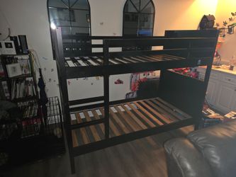 Twin bunkbed