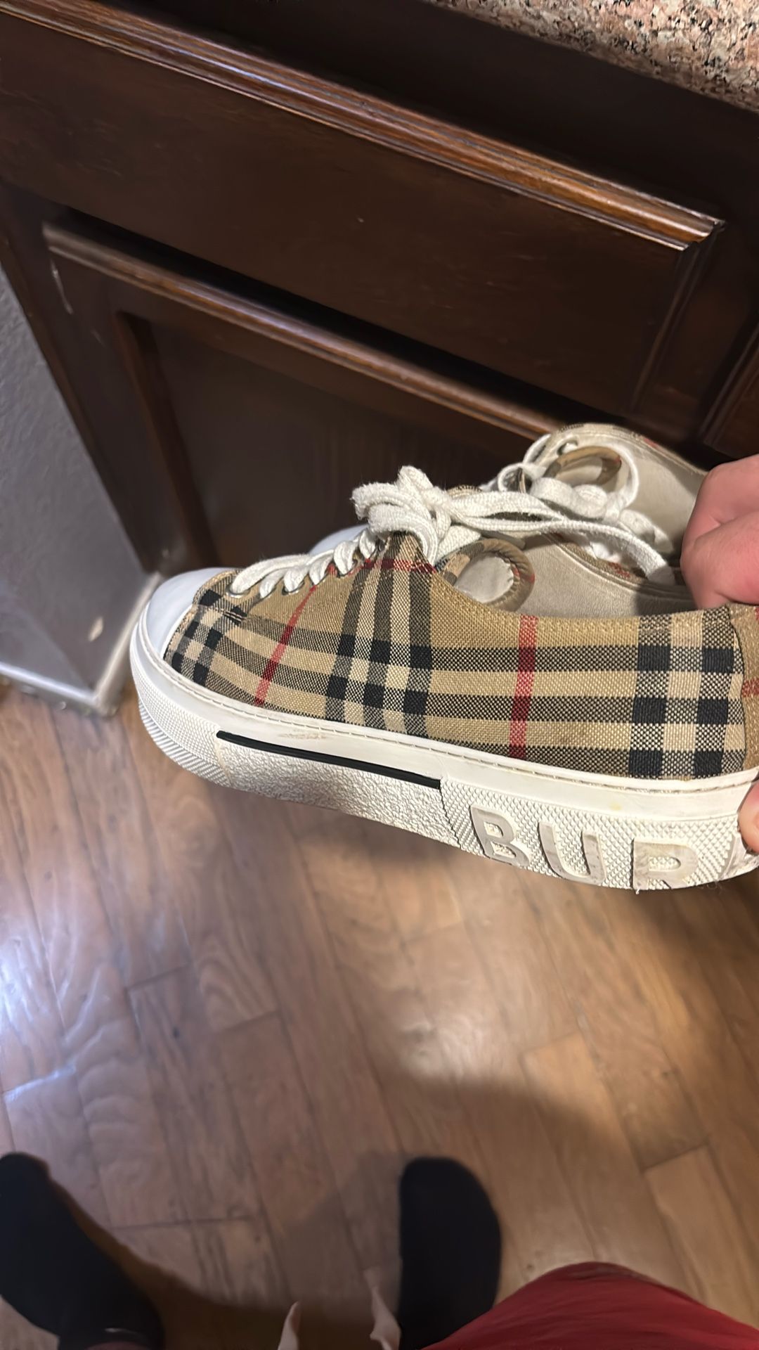 Burberry Shose