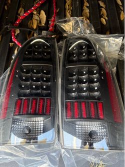 Toyota Tacoma 05-15 Tail lights