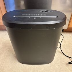 Omnitech 14 Sheet Paper Shredder