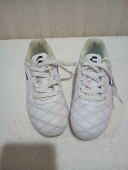New Little Kids Soccer Shoes. Size 8?