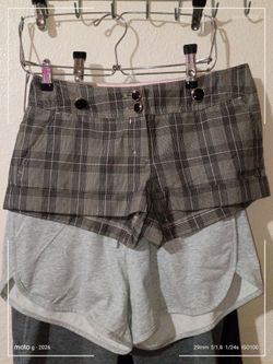 Size medium xxi shorts