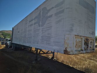 Semi trailer