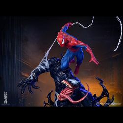 Custom Spider-Man Vs Venom 1/4 Scale Statue