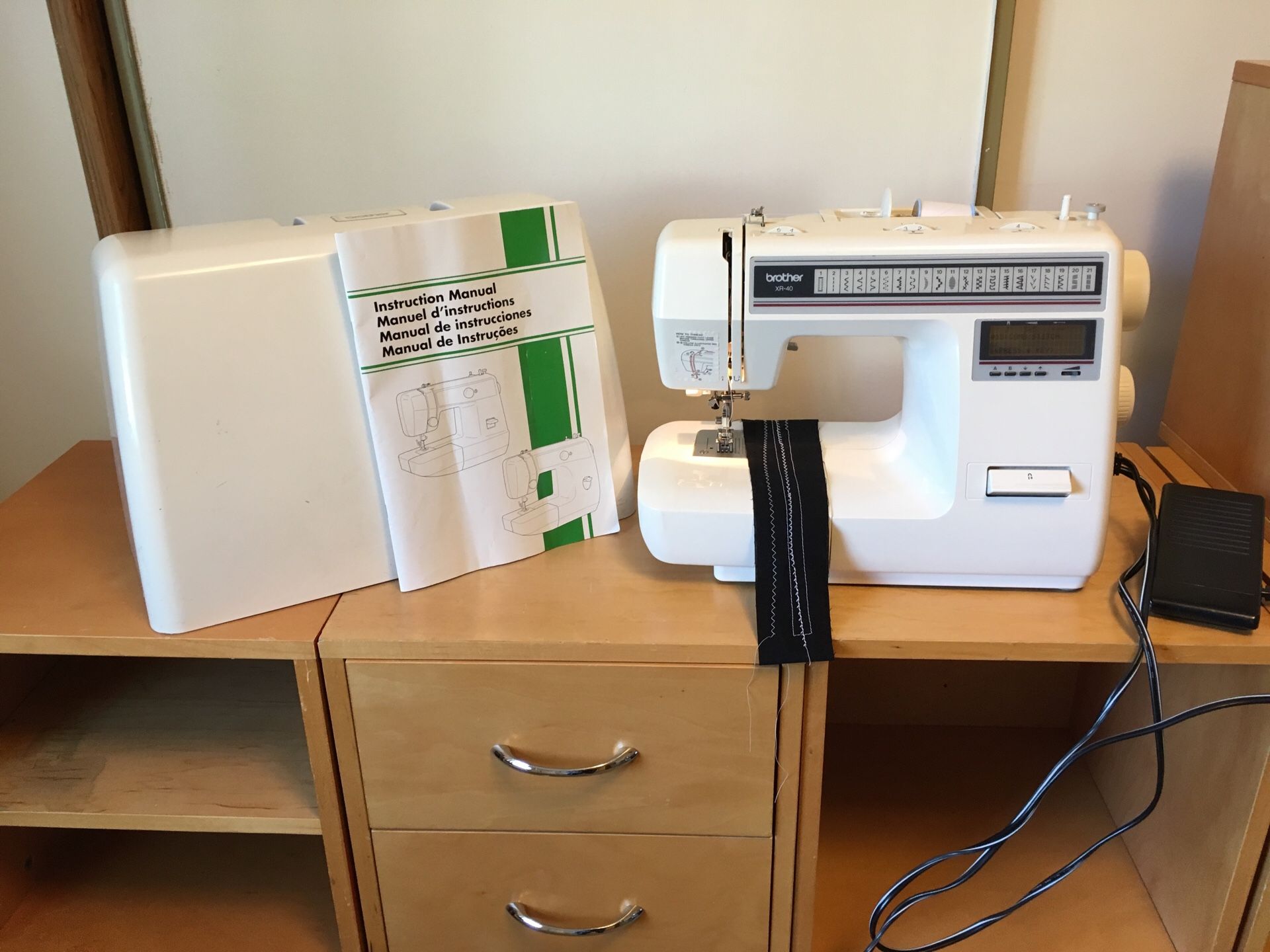Brother XR 40. Sewing machine