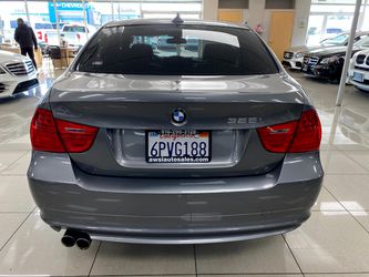 2011 BMW 3-Series Thumbnail