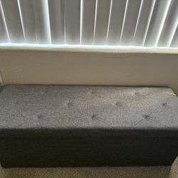 Storage ottoman 
