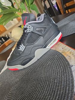 Jordan 4s