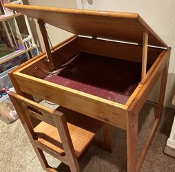 24x28x24 Kiddie Desk with Chair