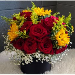 Sunflower And Roses Bouquet/Arrangements