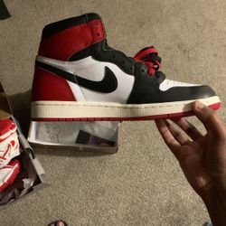Jordan 1 Red 