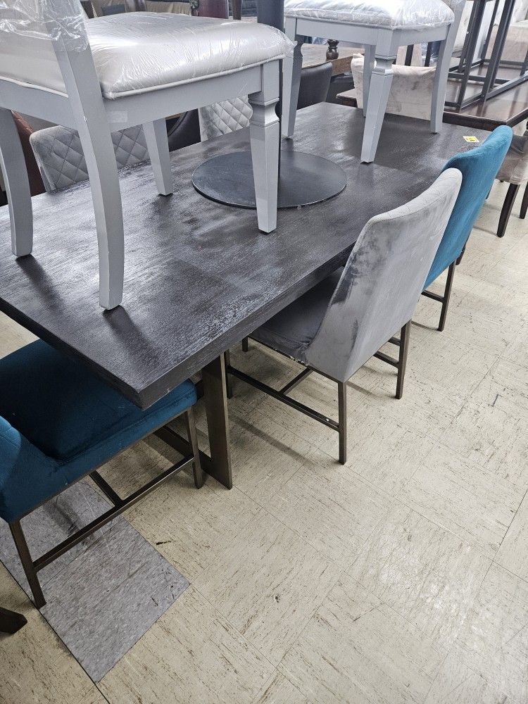 Nice Dining Table Set With 5 Chairs 