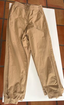 Uniformes escolares ( gratis)
