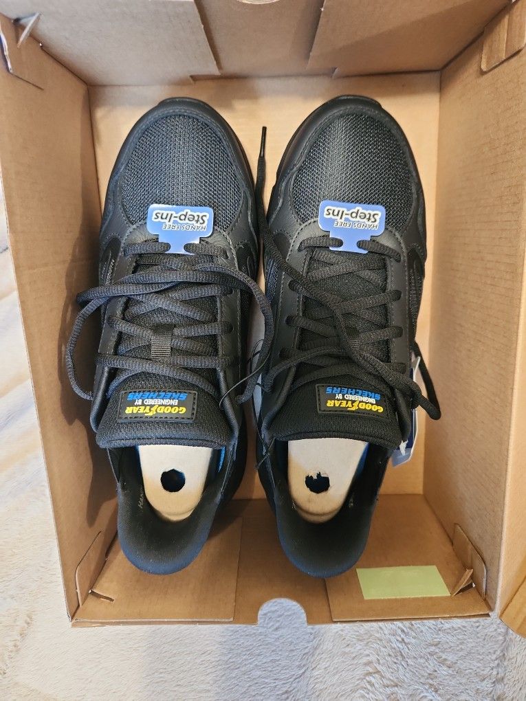 Brand new women's Good Year Sketchers Size 9.5 