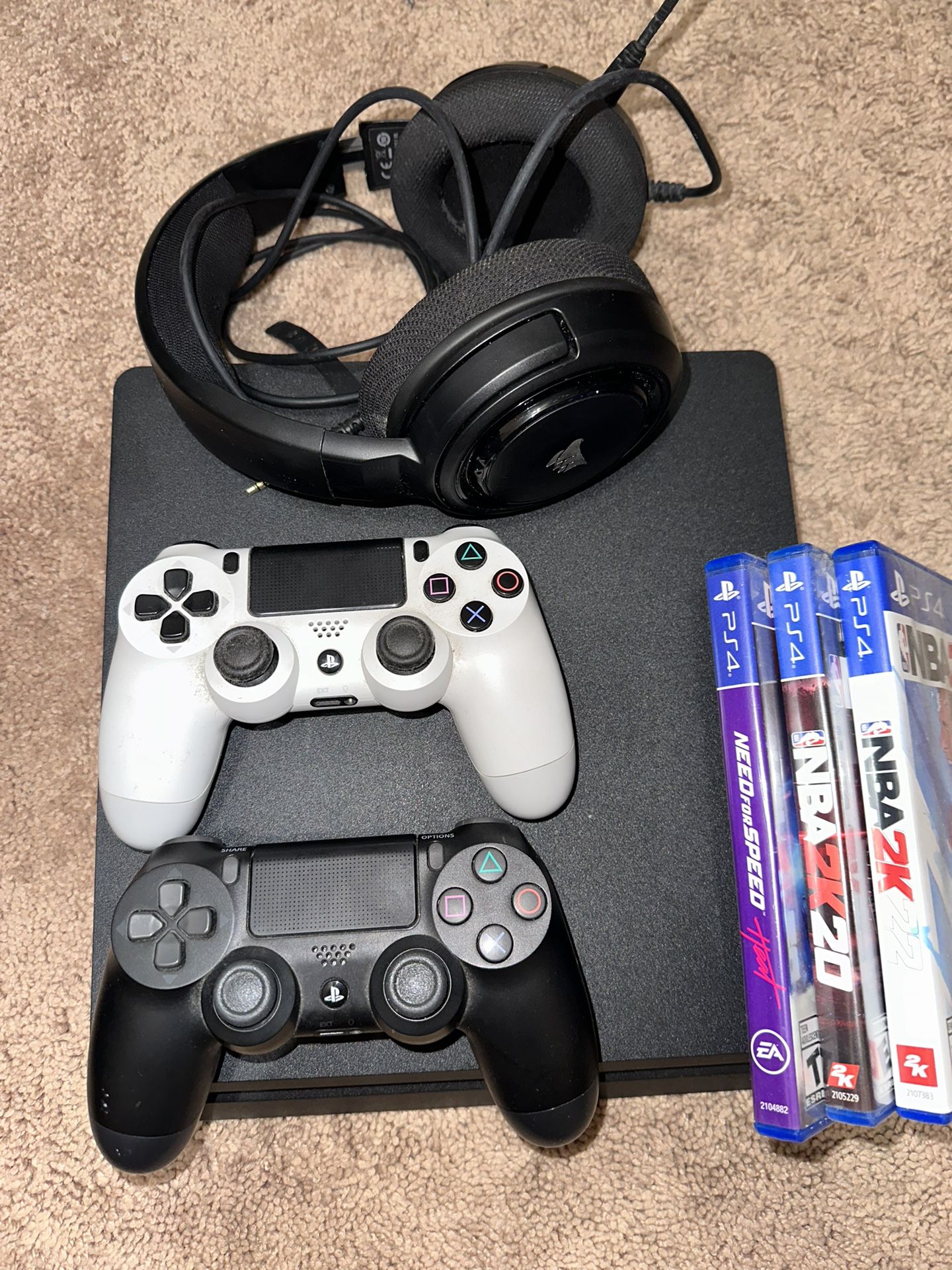 PS4 with 2 Controllers headphones 3 Games