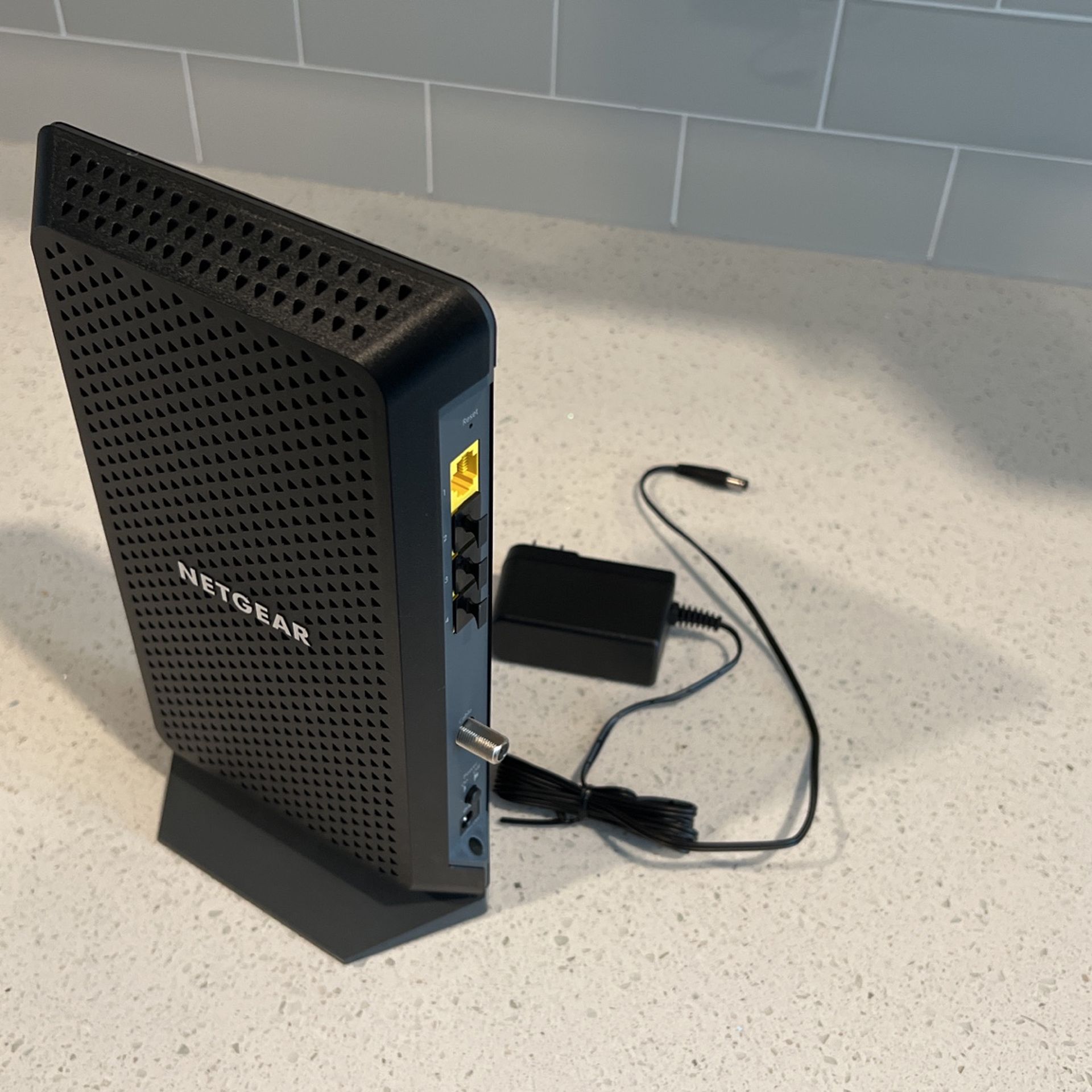 Modem Netgear CM1200 2Gbps speed for Sale in Bellevue, WA OfferUp