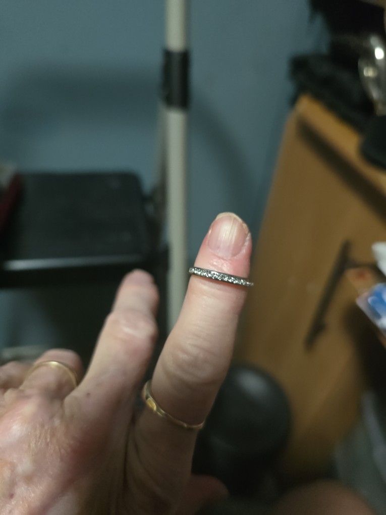 Size 61/2 White Sapphire Band Silver