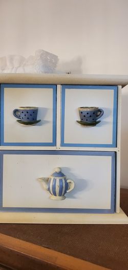 TINY   DECORATIVE    CABINET