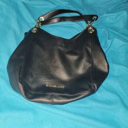 Micheal Kors Black Leather Purse