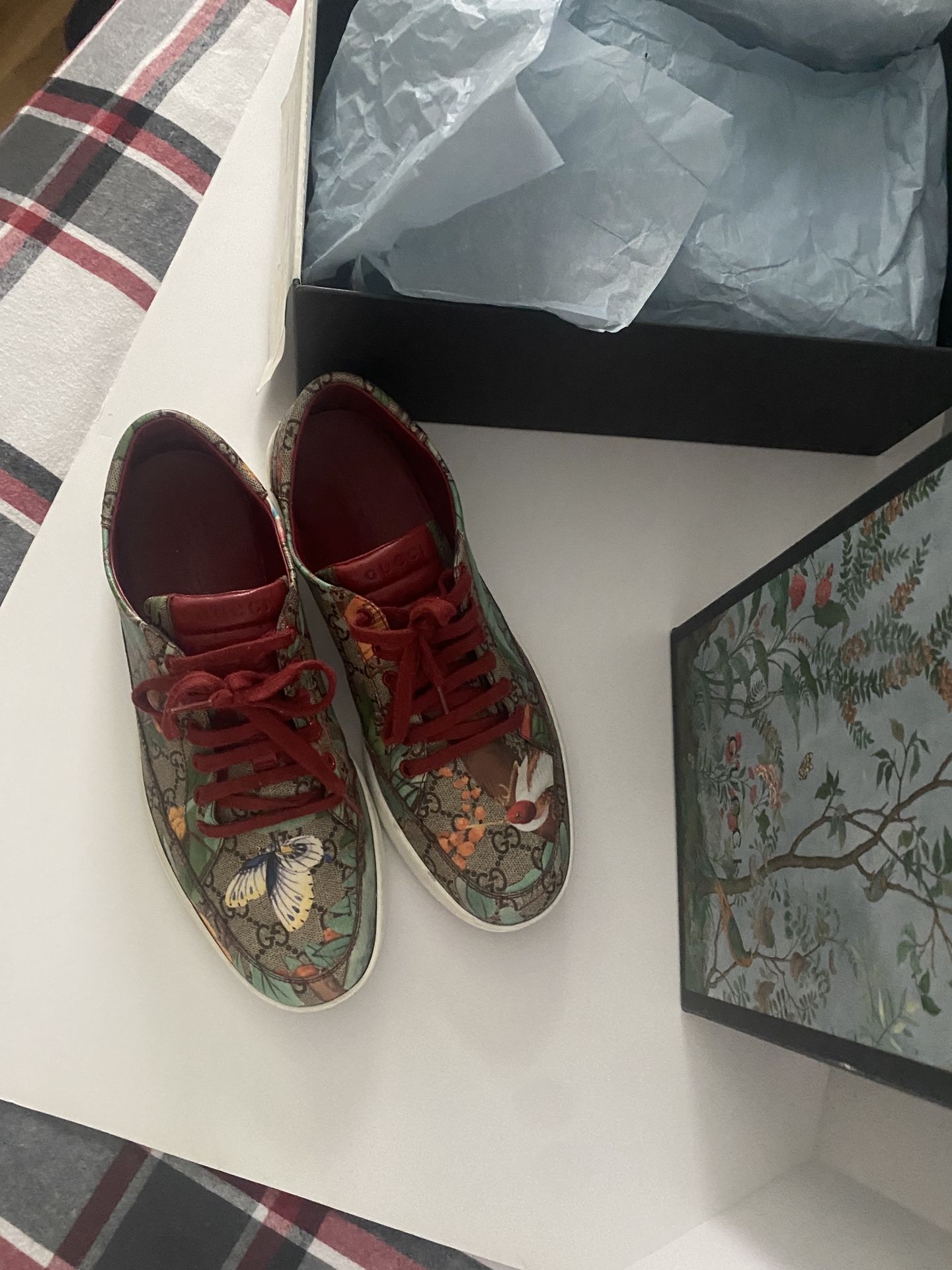 GUCCI SIGNATURE GG SUPREME RED BOTTOMS THEY ARE MEN'S SIZE 10 1/2