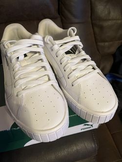 Pumas Size 5 White 