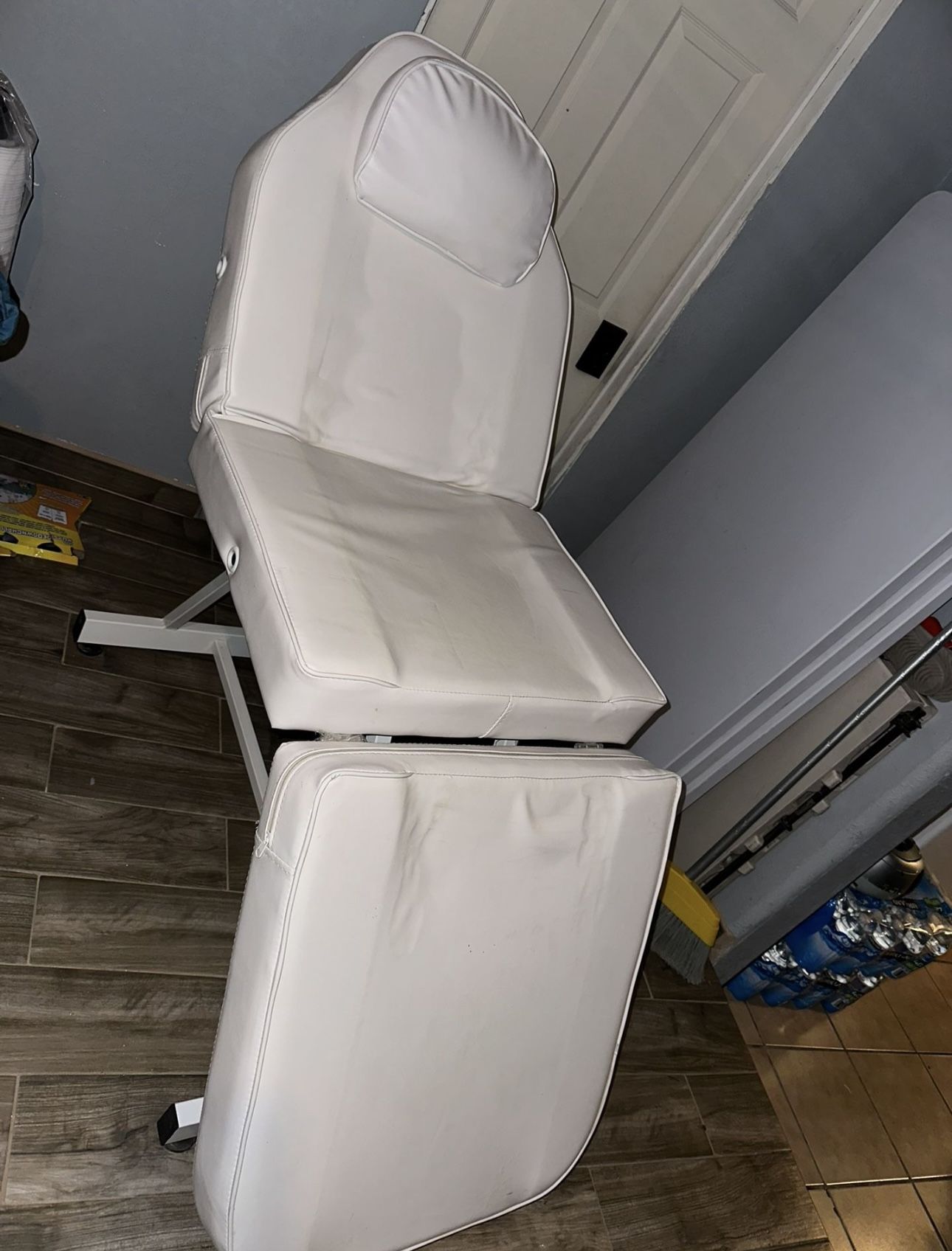 Massage/Lash table
