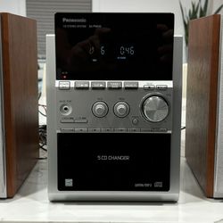 MODERN PANASONIC STEREO SYSTEM SILVER FM/AM, CASSETTE & CD PLAYER WOOD FRAMED SPEAKERS SA-PM533