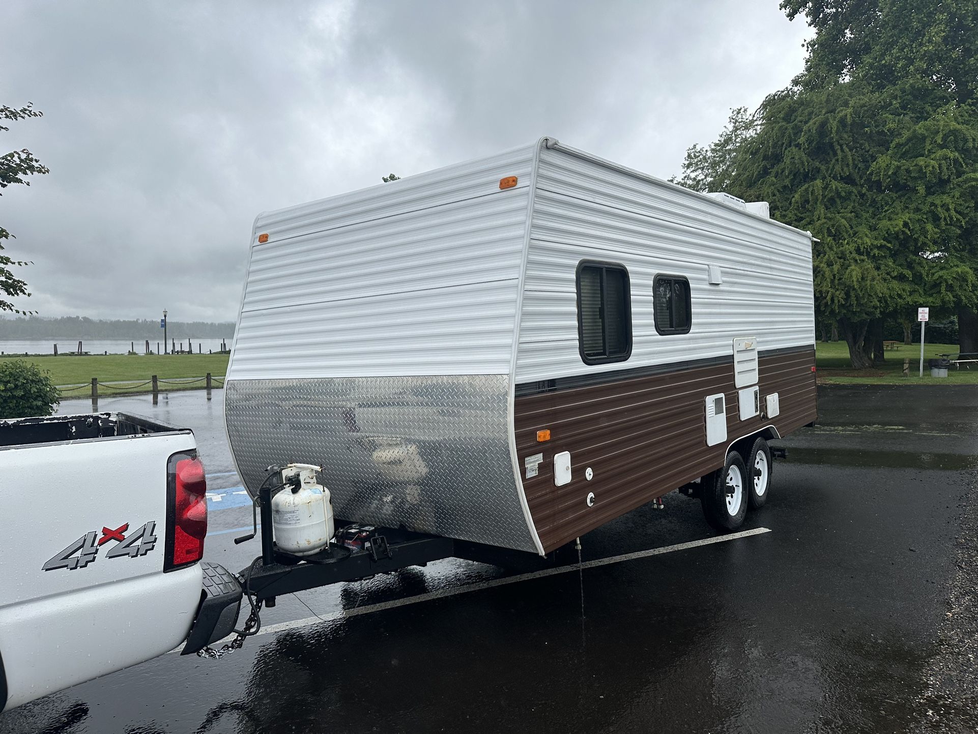 2011 Outdoors RV Back Country Camping Trailer