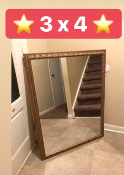 Big mirror. 3‘ x 4‘