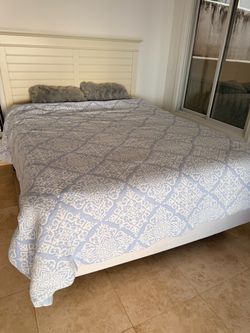 Light Blue Damask Bedspread Coverlet