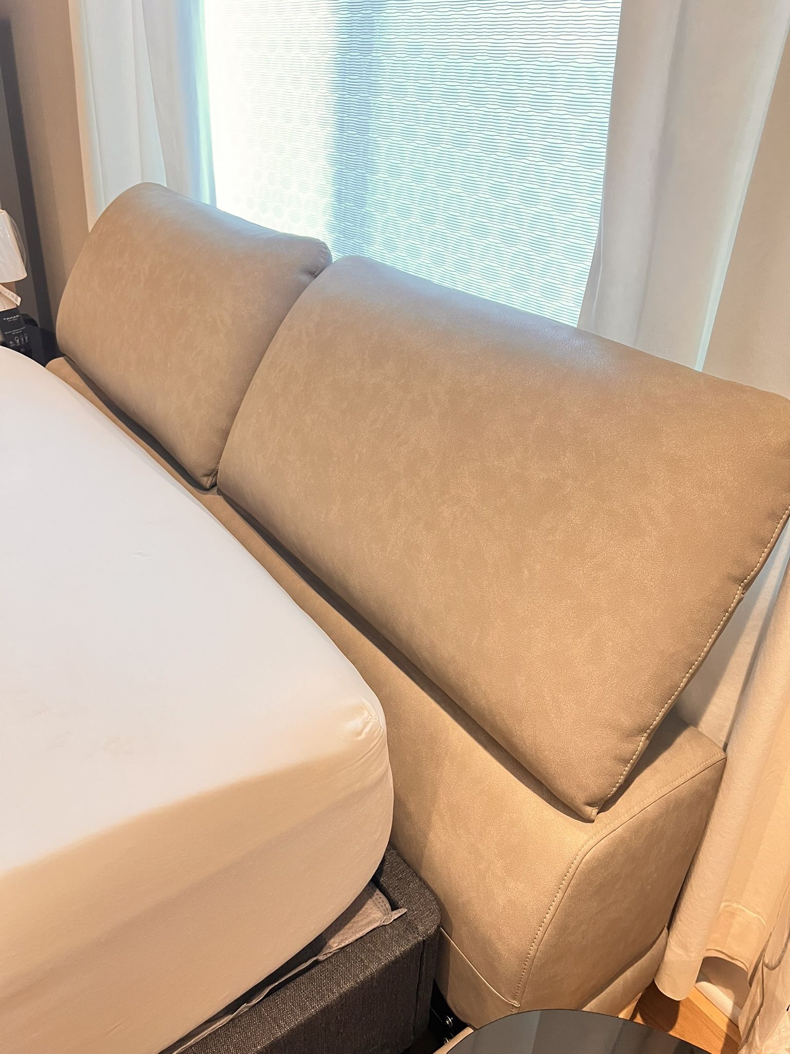 Modern Queen  Bedroom Furniture  set– Excellent condition l!