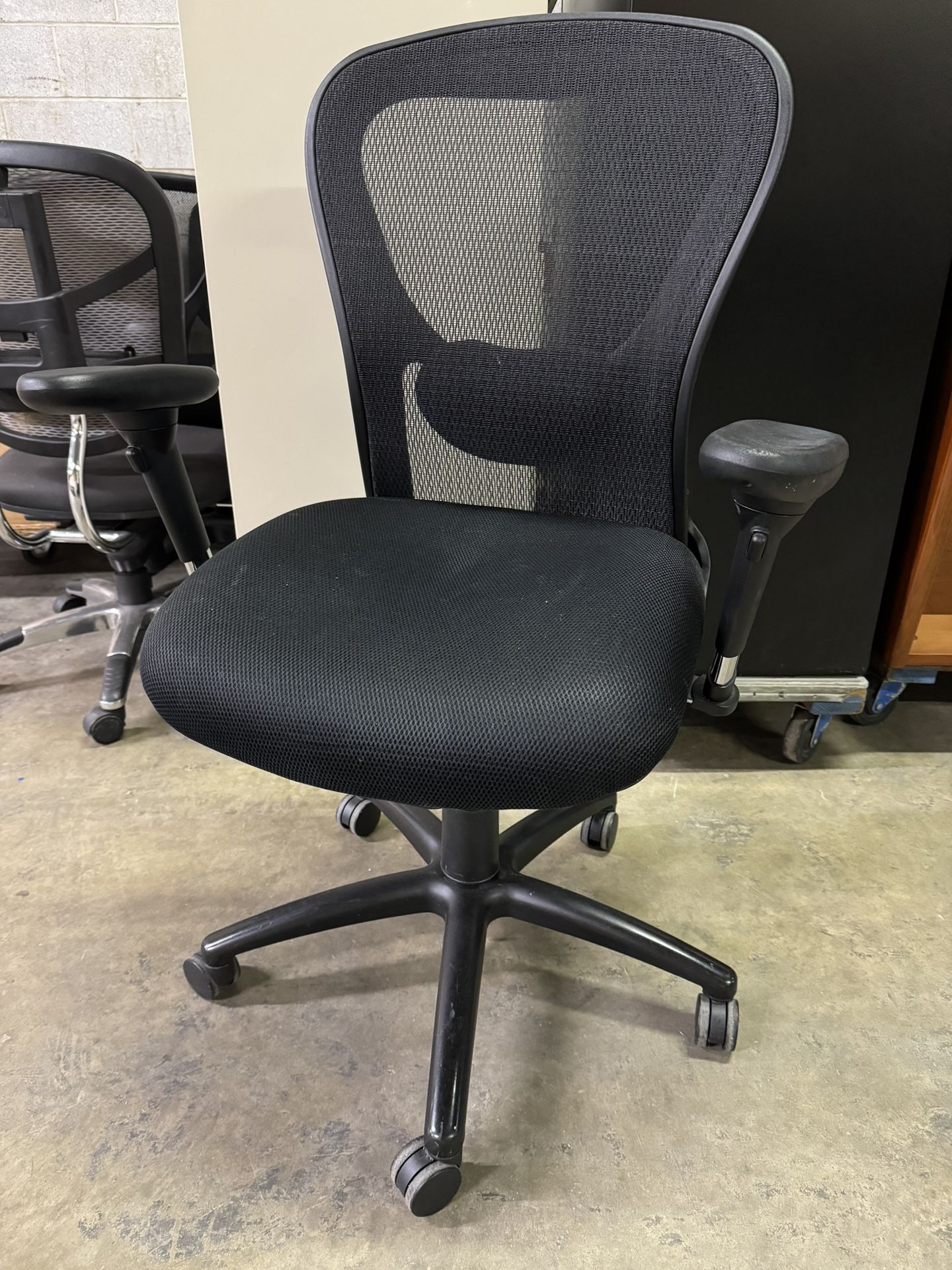 Mesh Back Desk Chairs - Priced To Move 