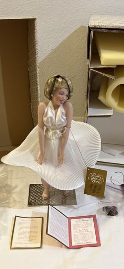 Marilyn Monroe Doll