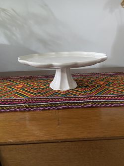 10” Round Scalloped Edge Cake Stand