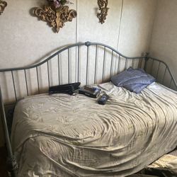 Day Bed-Twin