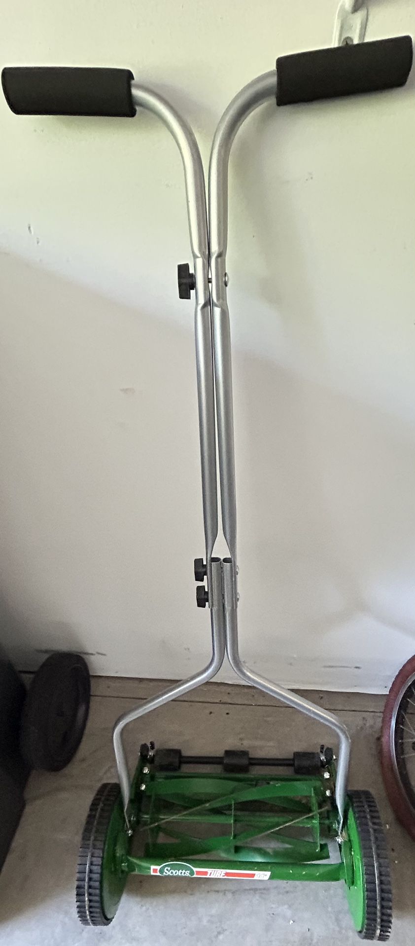 Scott Manual Push Lawn Mower