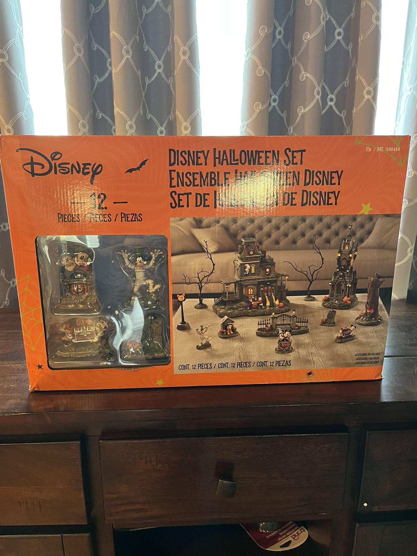 Disney Halloween 12 Piece Set Village 
