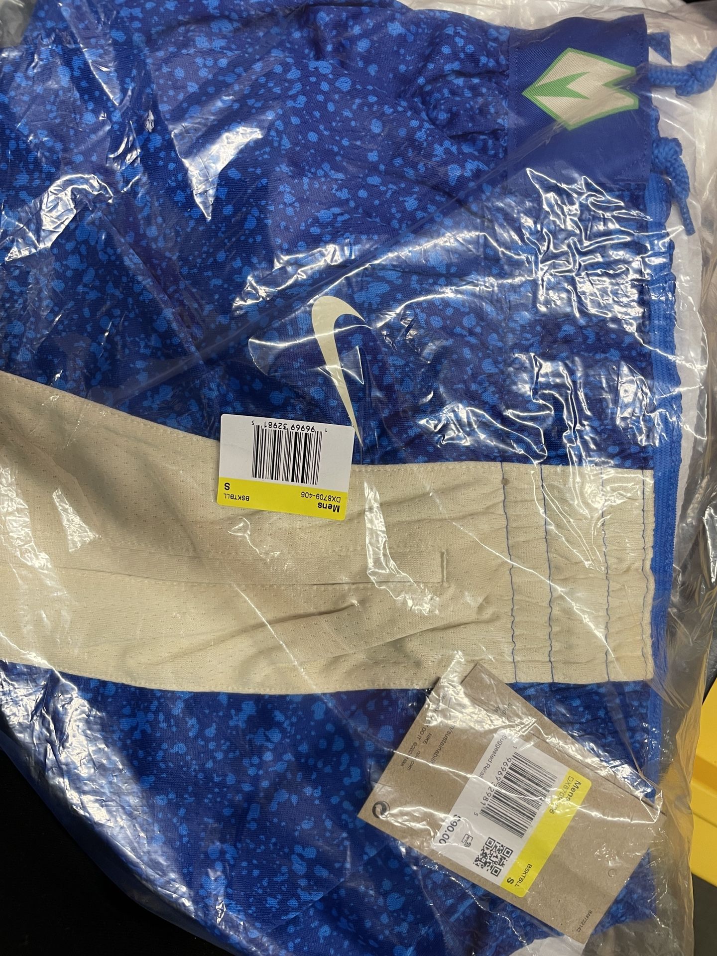 Nike Basketball Authentic Jerseys Shorts Jackets Apparel