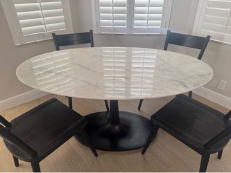 Crate & Barrel Nero 60" Oval - White Marble and Black