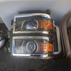 2014 Chevy Silverado Driver Side Headlight 