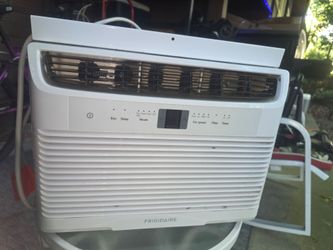Window mount AC w/remote