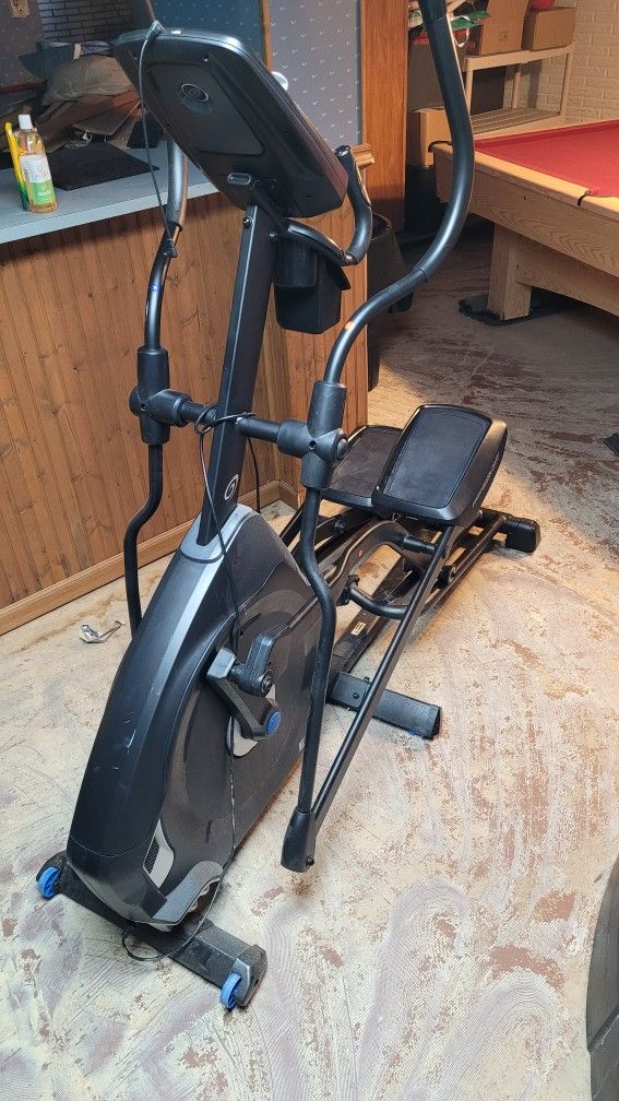 Nautilus - E616 Elliptical - Black