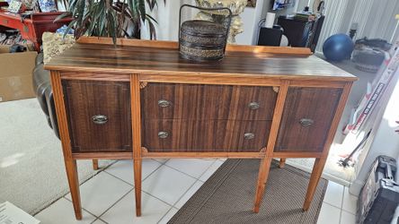 Vintage  Federal Style Mahogany Buffet
