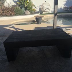 SOLID WOOD COFFEE TABLE