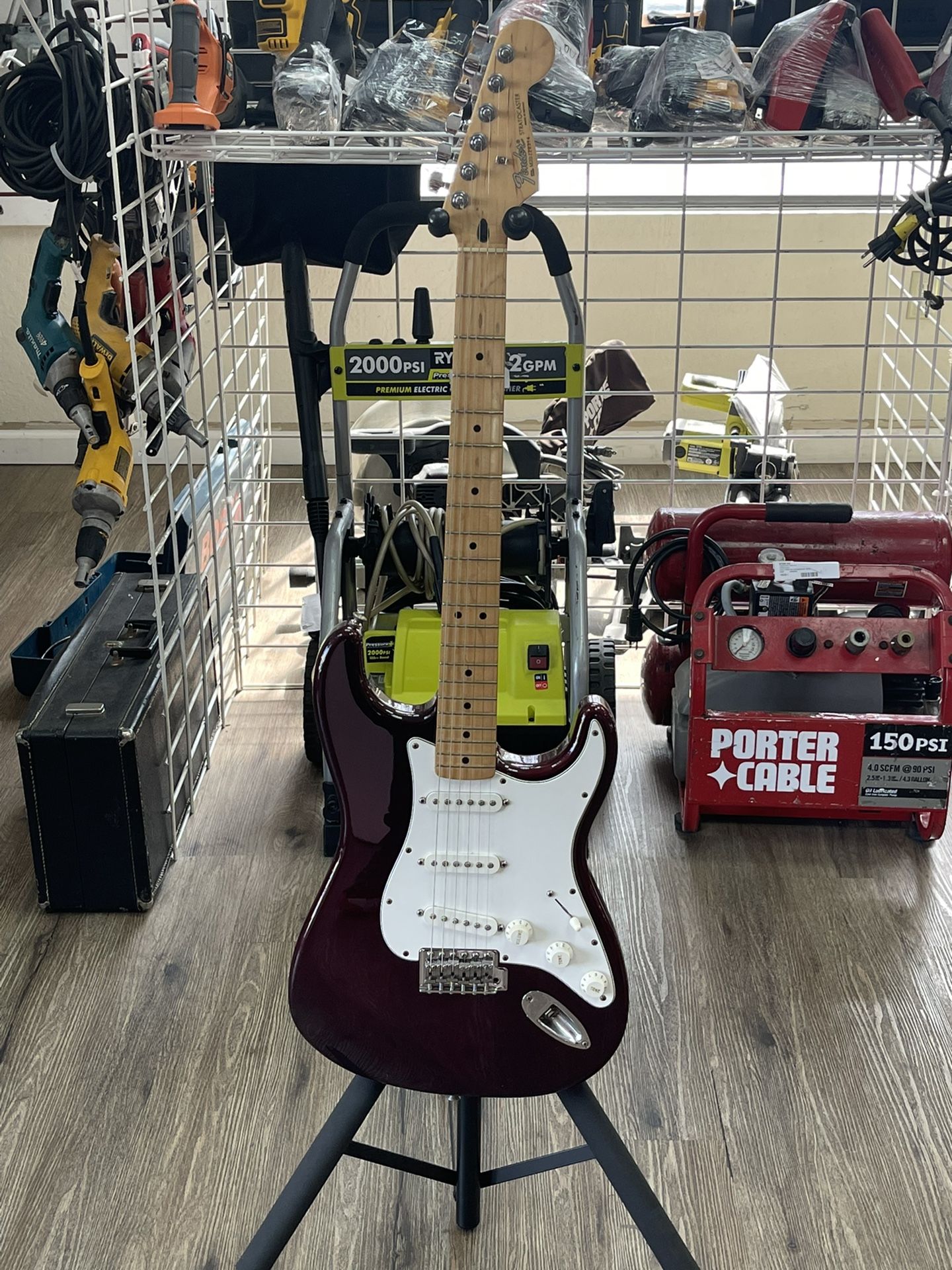 Fender Stratocaster Electric Guitar Red Made In Mexico