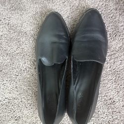 Woman’s Black Flats Size 9 1/2